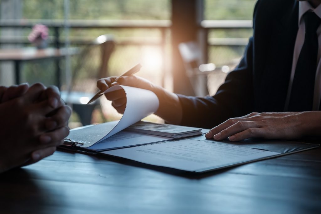 Tasarrufun iptali davası ile borçlunun mal kaçırması durumunda alacaklının hakkını araması için izlenecek yasal yol