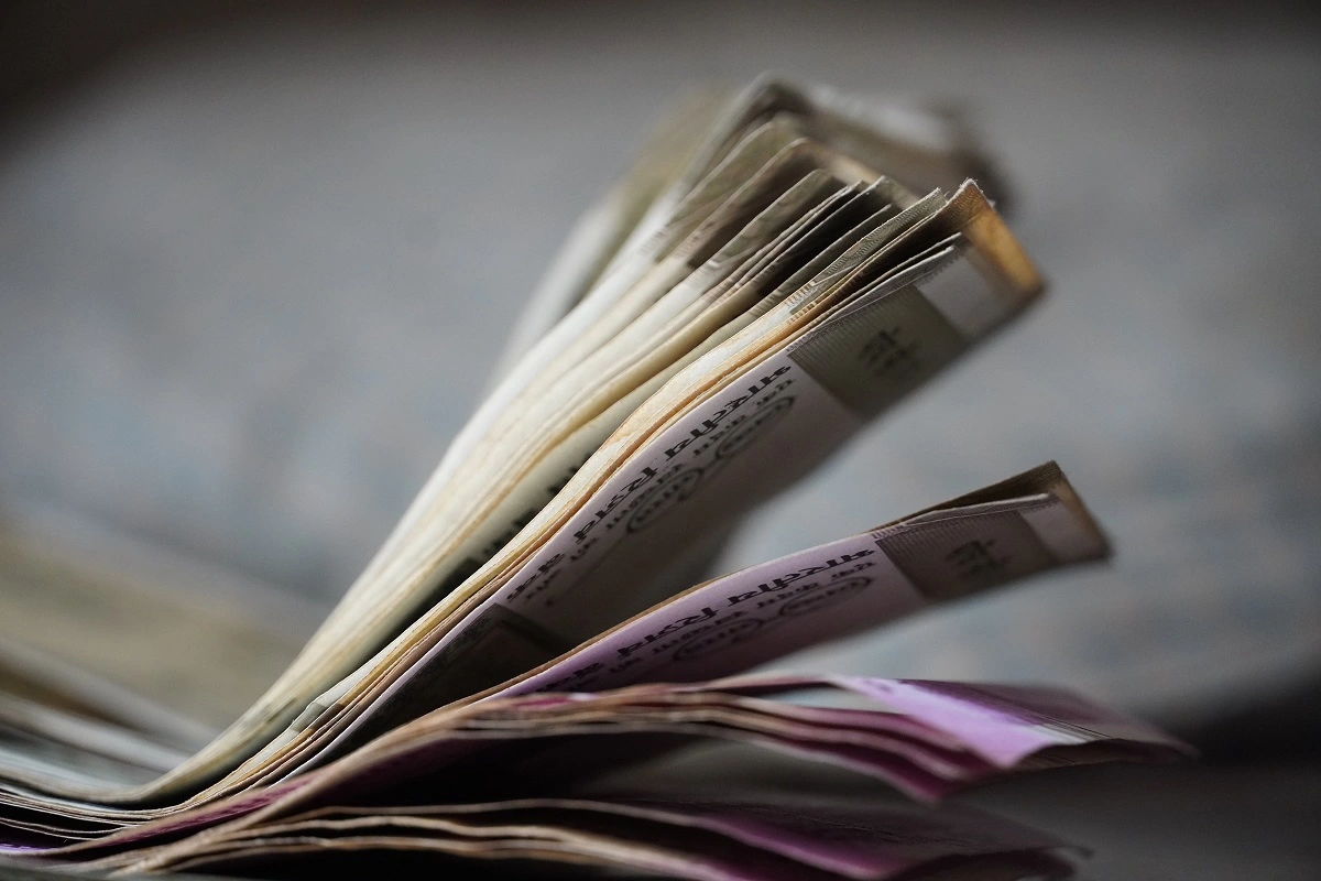 Close-up of paper currency symbolizing Turkey Overstay Fine Calculator penalties and financial consequences
