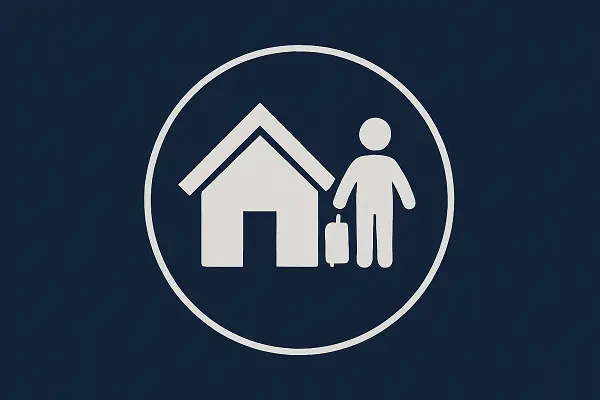 Miras Kalan Evin İçinde Mirasçılardan Oturan Varsa tahliye sürecini simgeleyen ev ve bavullu kişi ikonu.